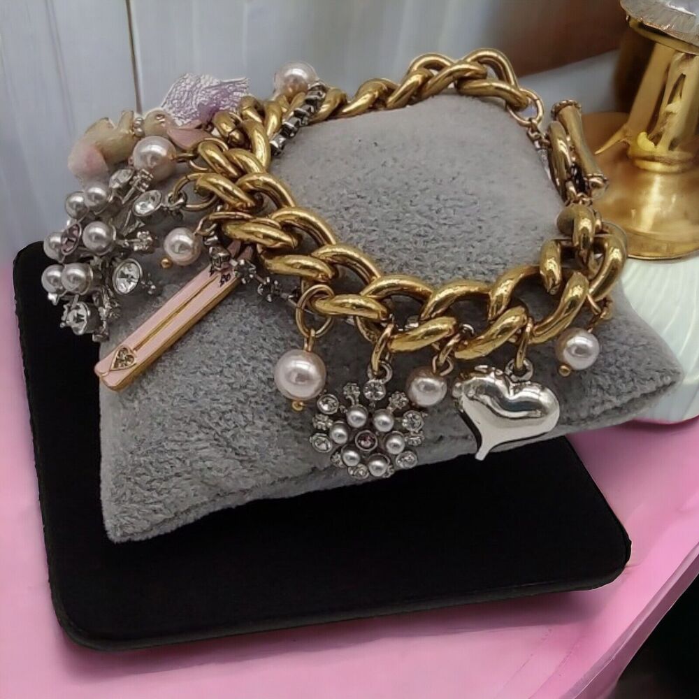 NEW Betsey Johnson Retro Glam Bunny Rabbit Skis Snowflake Gold Tone Bracelet - Picture 5 of 14